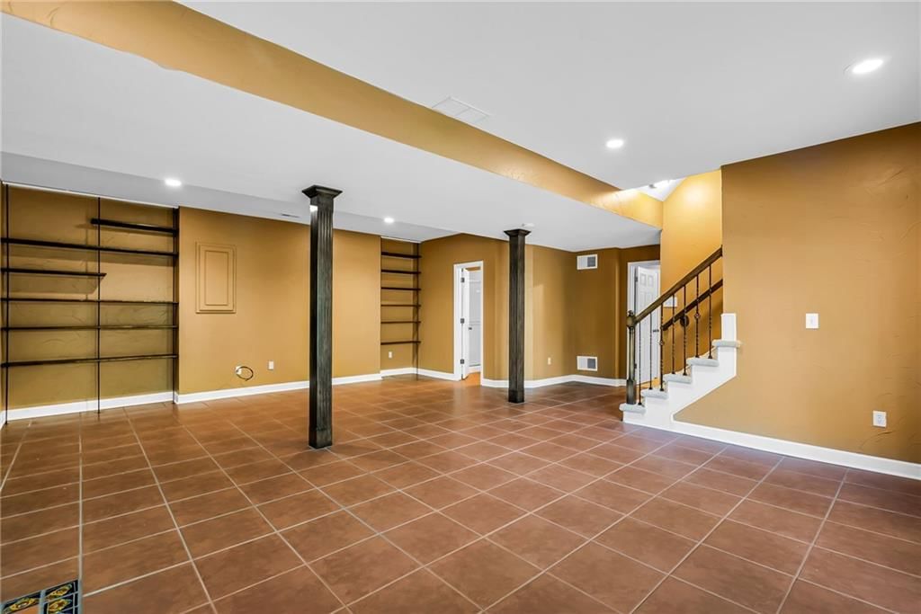 Photo 45 of 72 - 4606 AMINDA Street, Shawnee, KS 66226