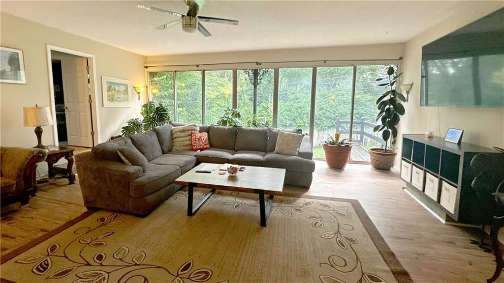 10405 BALTIMORE Avenue — photo 9