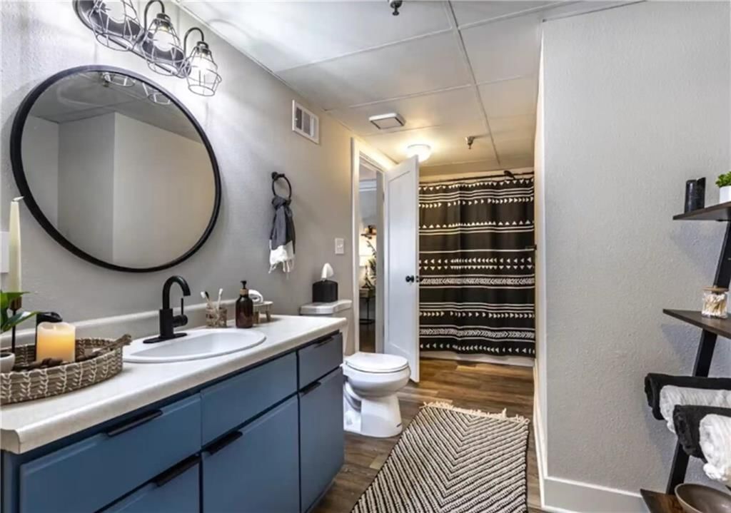 409 E Armour Boulevard — photo 3