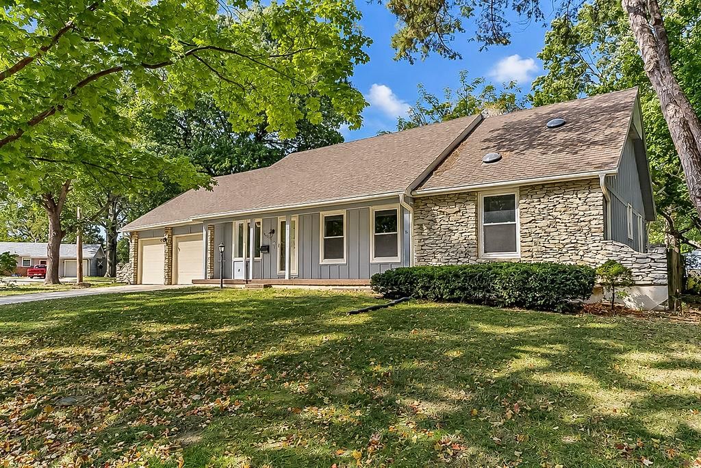 8606 W 88th Street, Overland Park, KS: listing photo 2