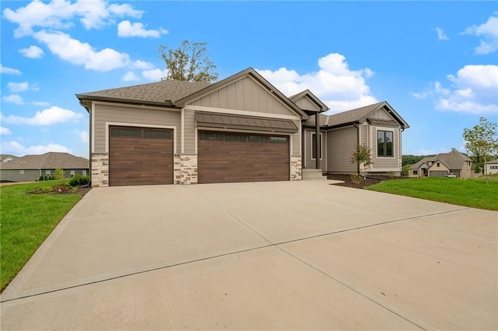 5782 NW Black Oak Court — photo 2