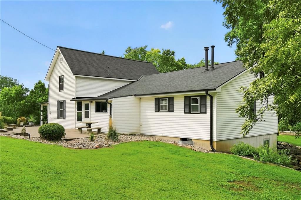 Photo 6 of 42 - 22440 Highway M, Weston, MO 64098