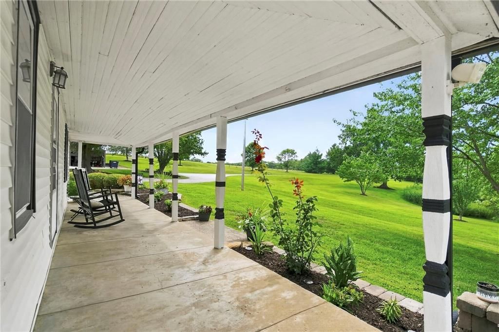 Photo 7 of 42 - 22440 Highway M, Weston, MO 64098