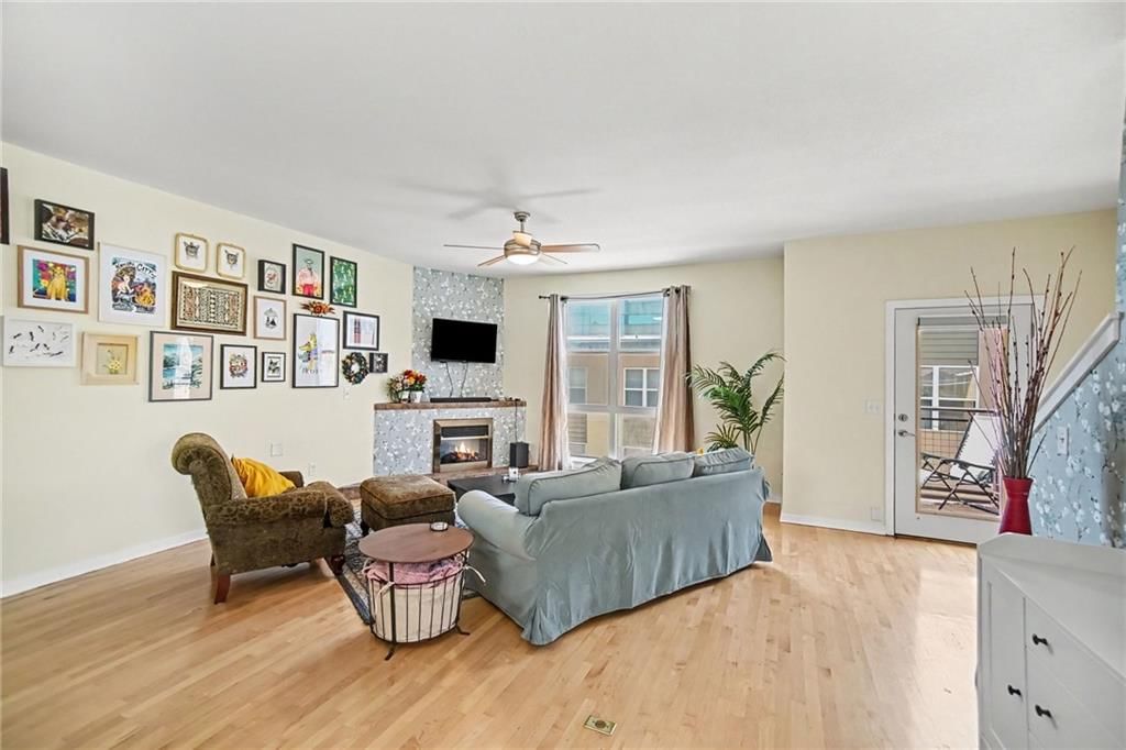4561 Madison Avenue — photo 7