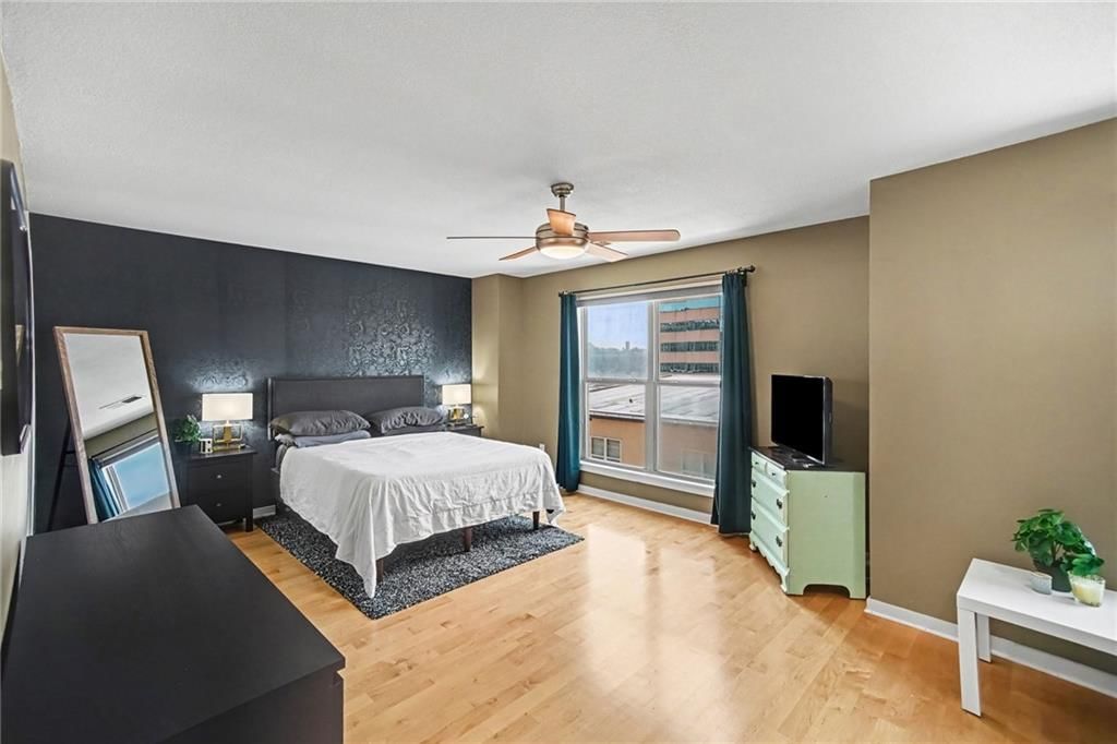 4561 Madison Avenue — photo 8