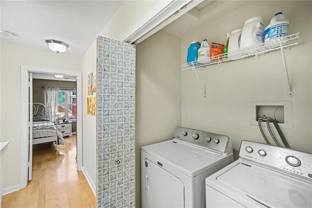 4561 Madison Avenue — photo 16