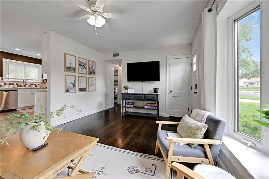 7501 Lowell Avenue — photo 13