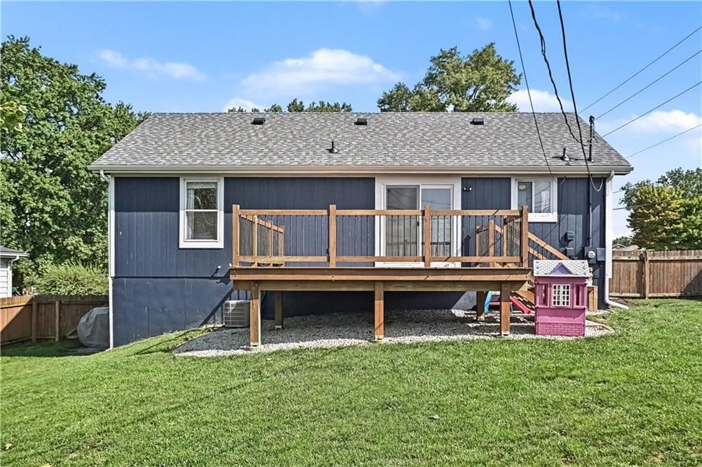 401 NW 71st Street — photo 24