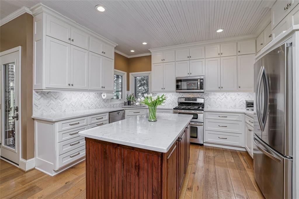6229 W 128th Street, Overland Park, KS