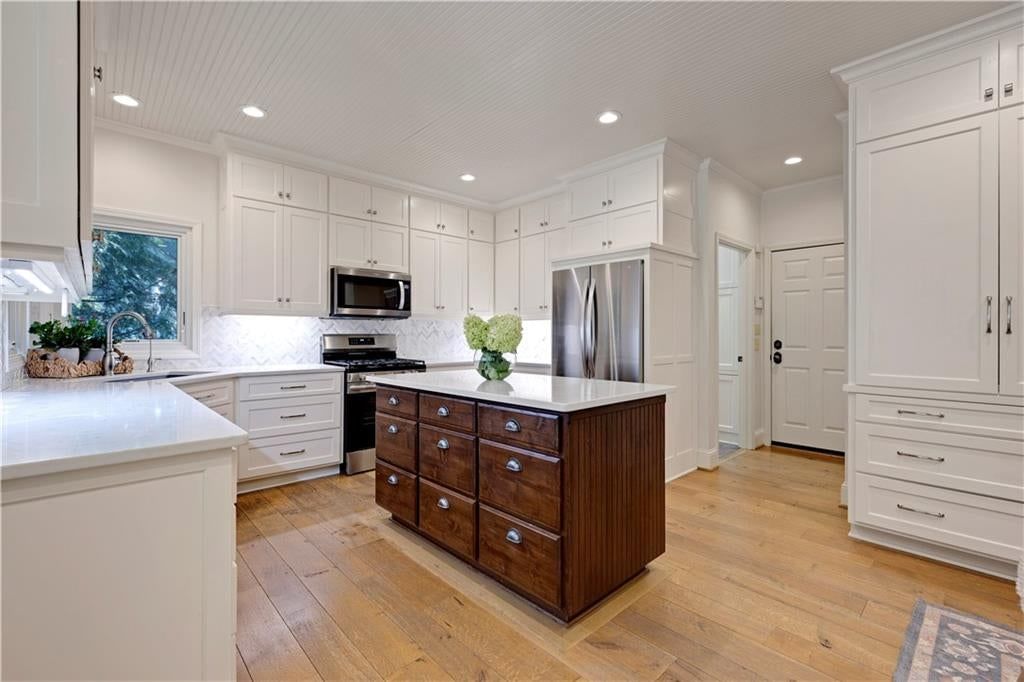 Photo 8 of 26 - 6229 W 128th Street, Overland Park, KS 66209
