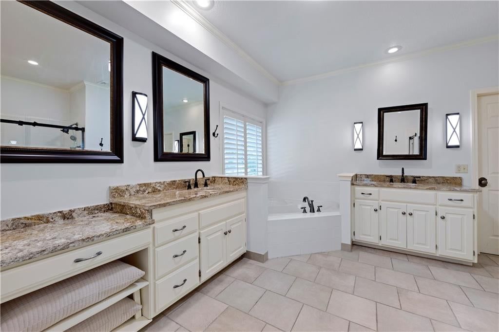 Photo 12 of 26 - 6229 W 128th Street, Overland Park, KS 66209