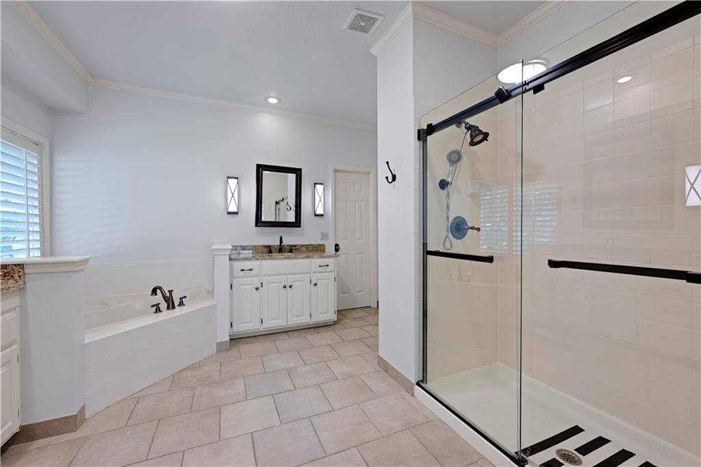 Photo 13 of 26 - 6229 W 128th Street, Overland Park, KS 66209