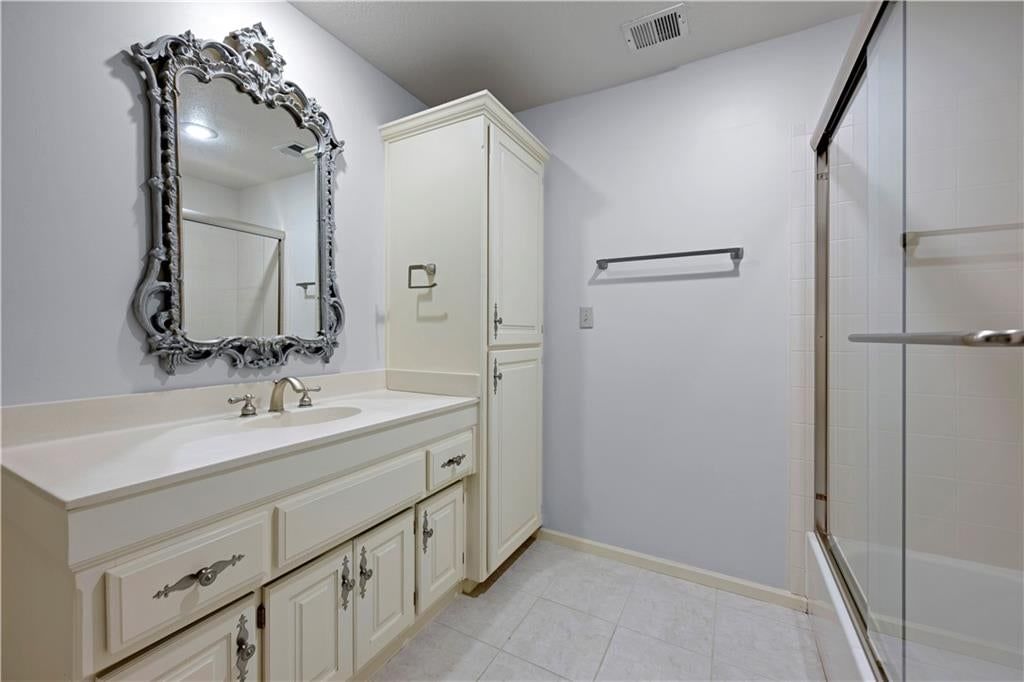 Photo 16 of 26 - 6229 W 128th Street, Overland Park, KS 66209