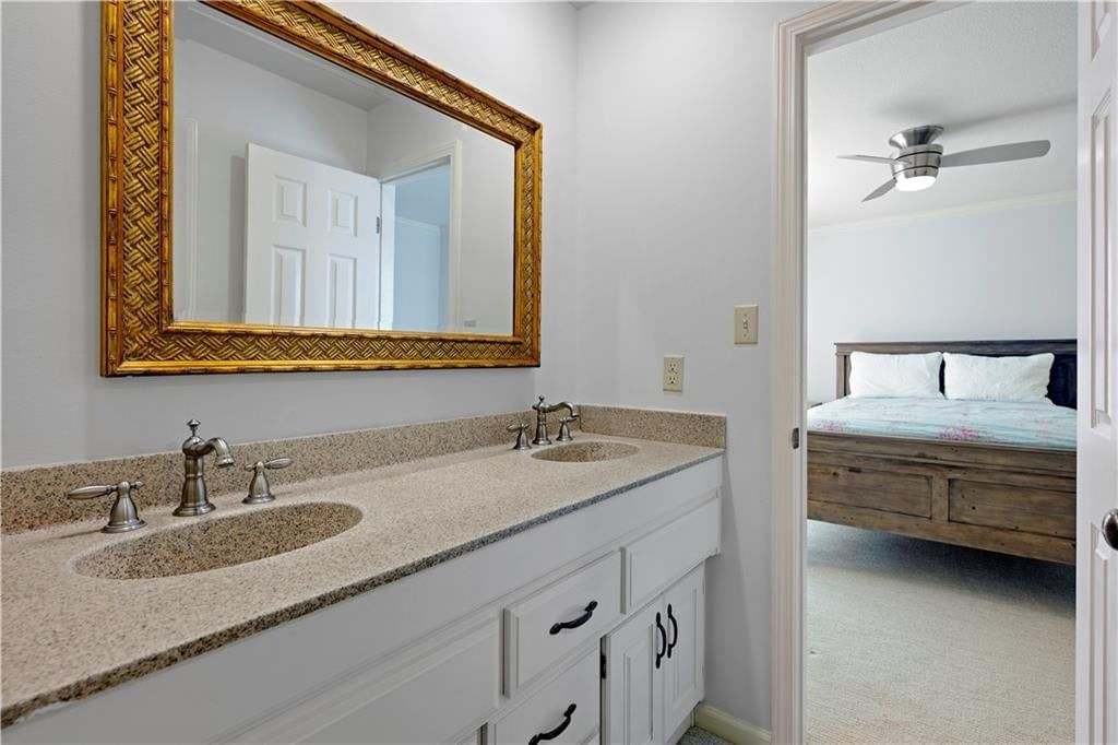 Photo 17 of 26 - 6229 W 128th Street, Overland Park, KS 66209