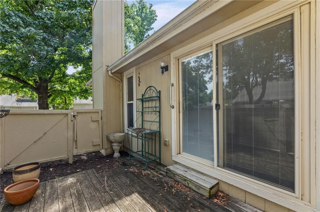 12218 Holmes Lane — photo 9