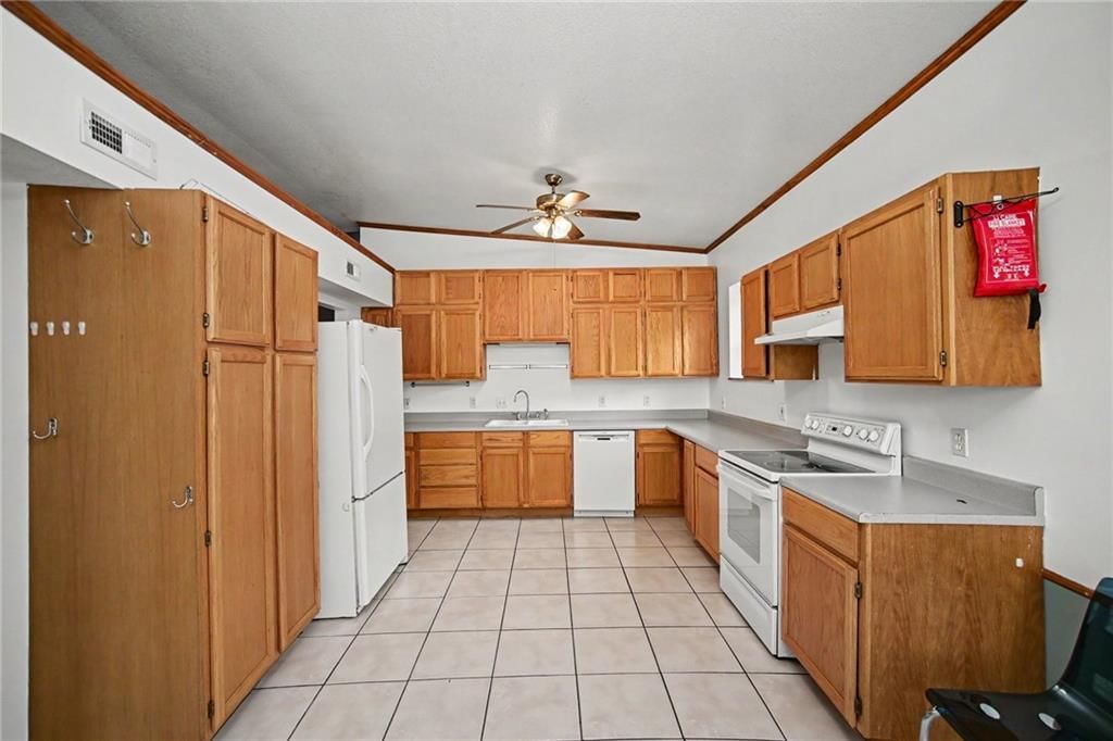 515 W Santa Fe Street — photo 16