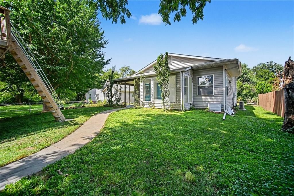 515 W Santa Fe Street — photo 28