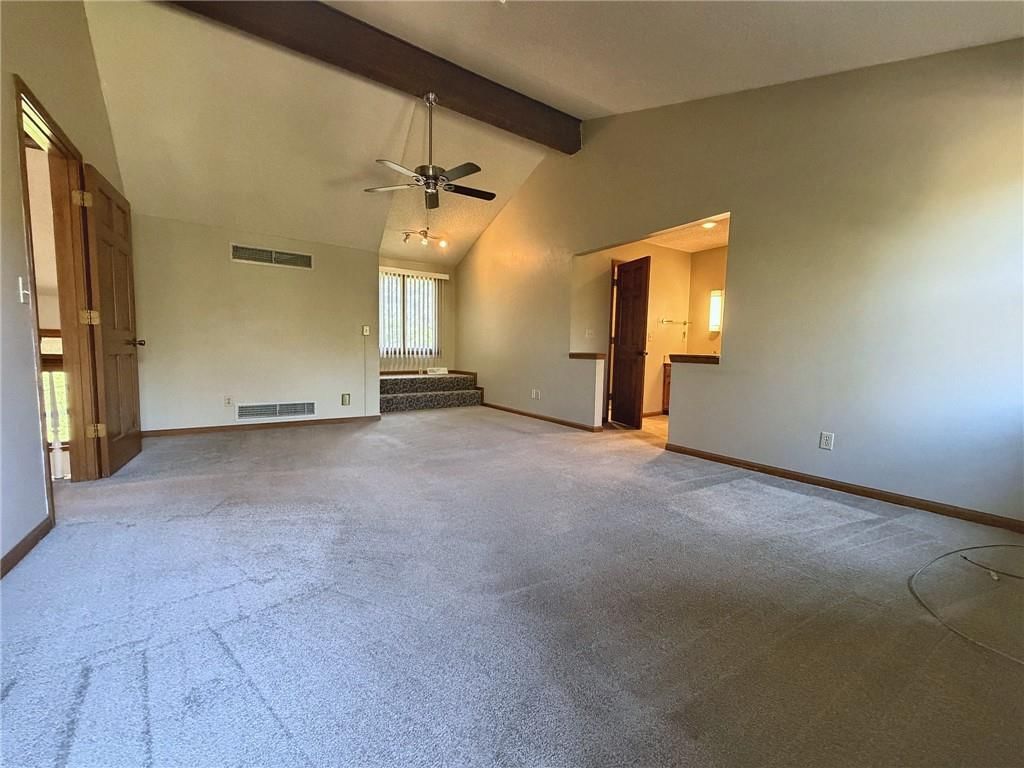 Photo 19 of 31 - 6830 Hidden Hills Drive, Smithville, MO 64089