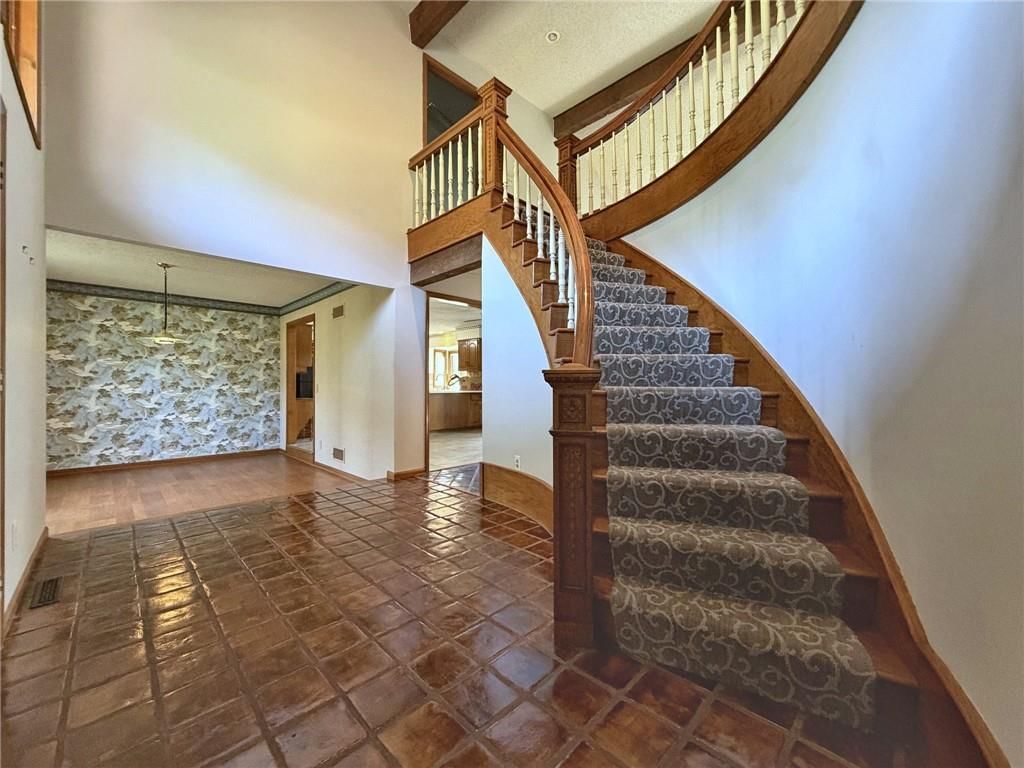 Photo 6 of 31 - 6830 Hidden Hills Drive, Smithville, MO 64089