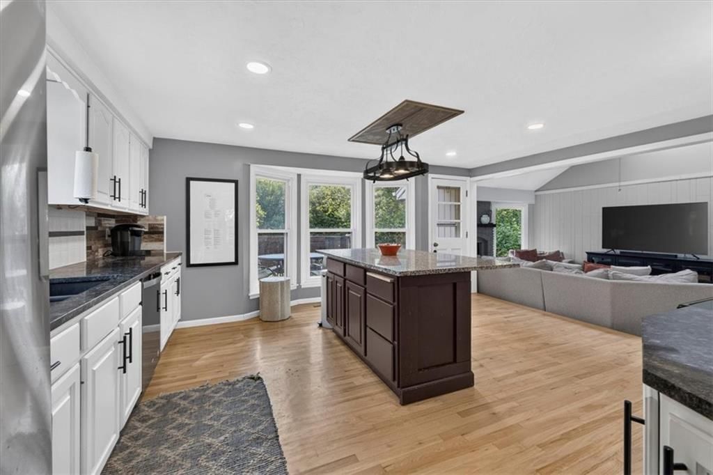 9033 Greenway Lane — photo 13