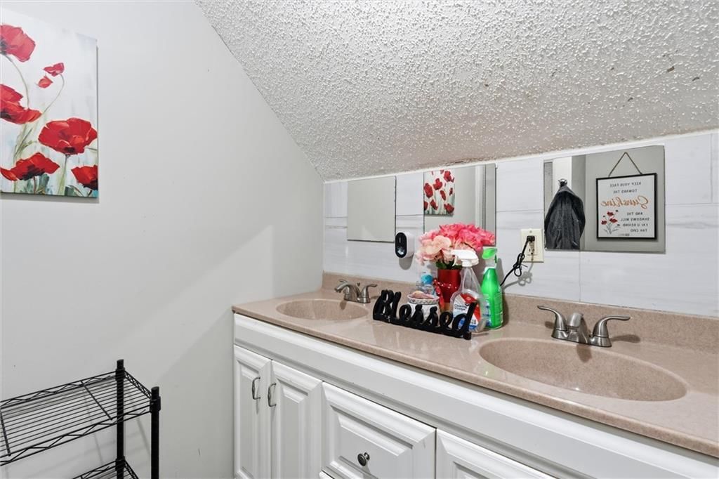 2801 Englewood Terrace — photo 14