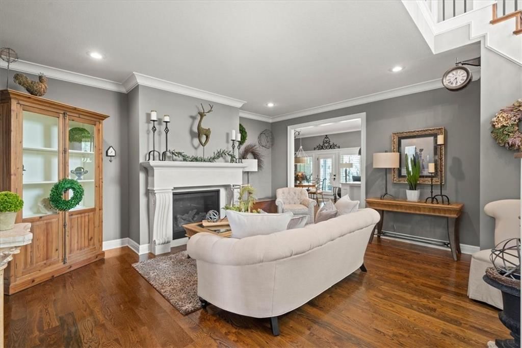 8438 N DONNELLY Court — photo 2