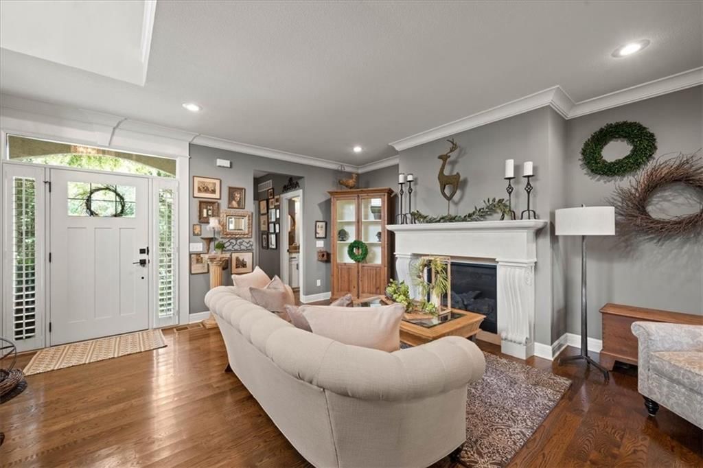 8438 N DONNELLY Court — photo 4