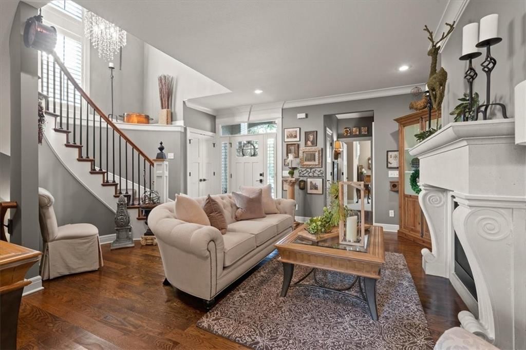 8438 N DONNELLY Court — photo 5