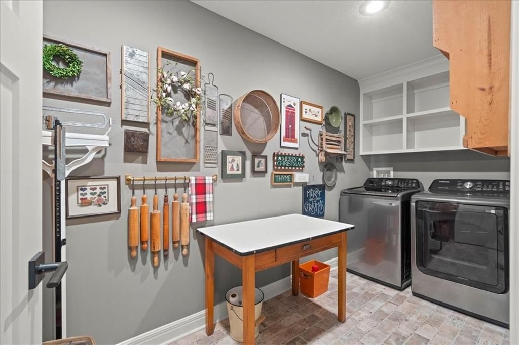 8438 N DONNELLY Court — photo 13