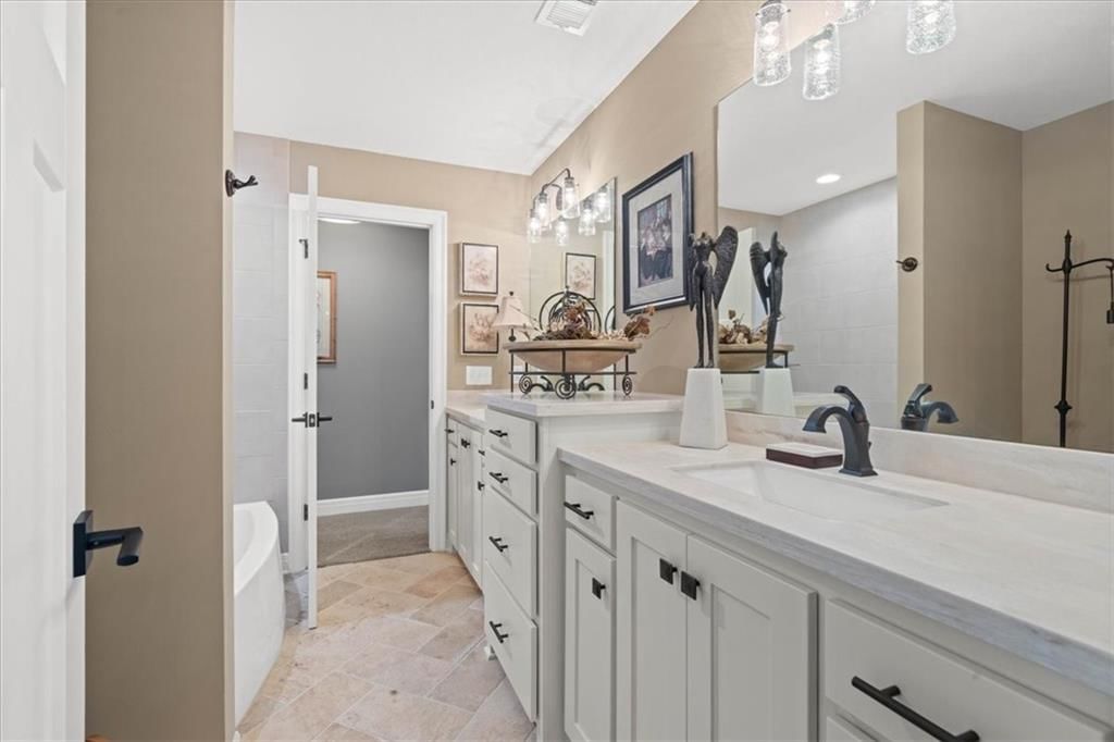 8438 N DONNELLY Court — photo 22
