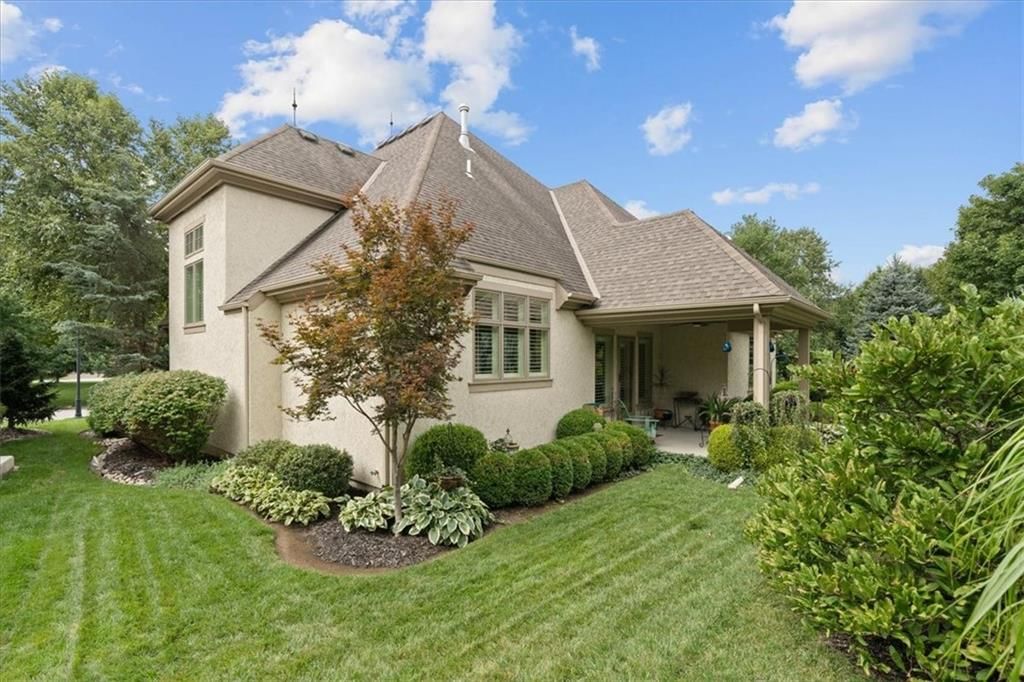 8438 N DONNELLY Court — photo 26
