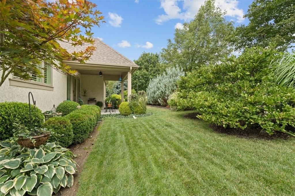 8438 N DONNELLY Court — photo 27