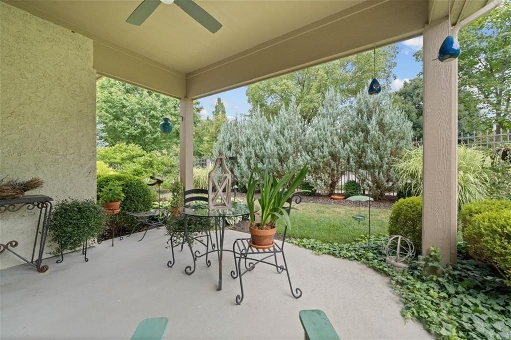 8438 N DONNELLY Court — photo 28