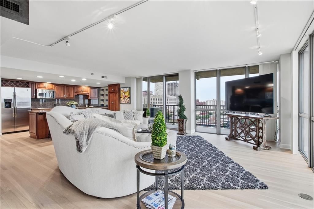 600 E ADMIRAL #1408 Boulevard — photo 17