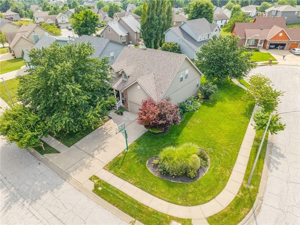 10912 N Wallace Avenue, Kansas City, MO: listing photo 2