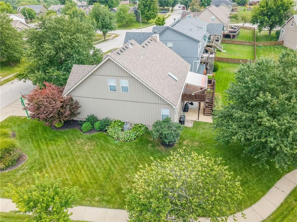 Photo 4 of 67 - 10912 N Wallace Avenue, Kansas City, MO 64157