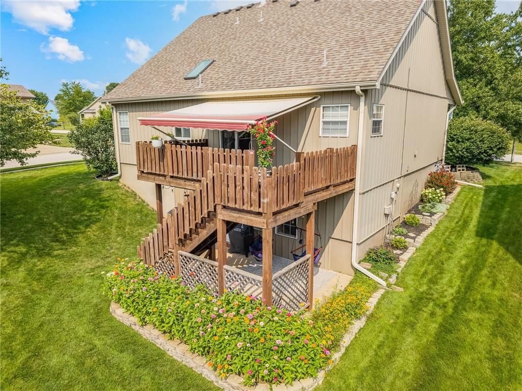 Photo 5 of 67 - 10912 N Wallace Avenue, Kansas City, MO 64157