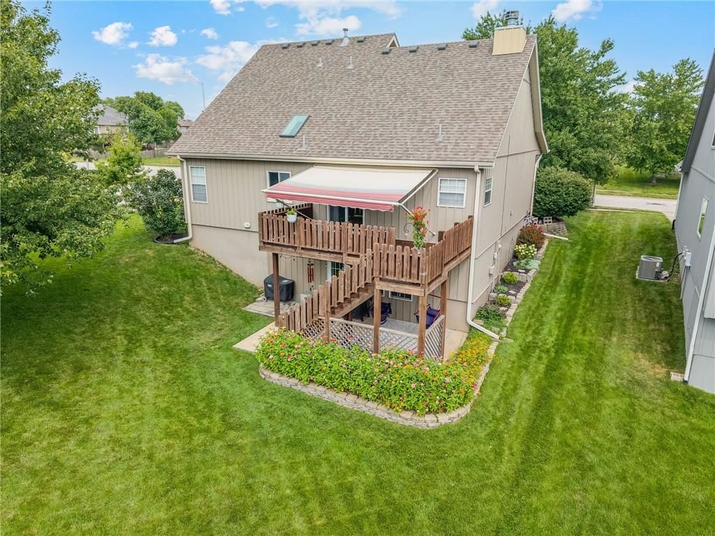 Photo 6 of 67 - 10912 N Wallace Avenue, Kansas City, MO 64157