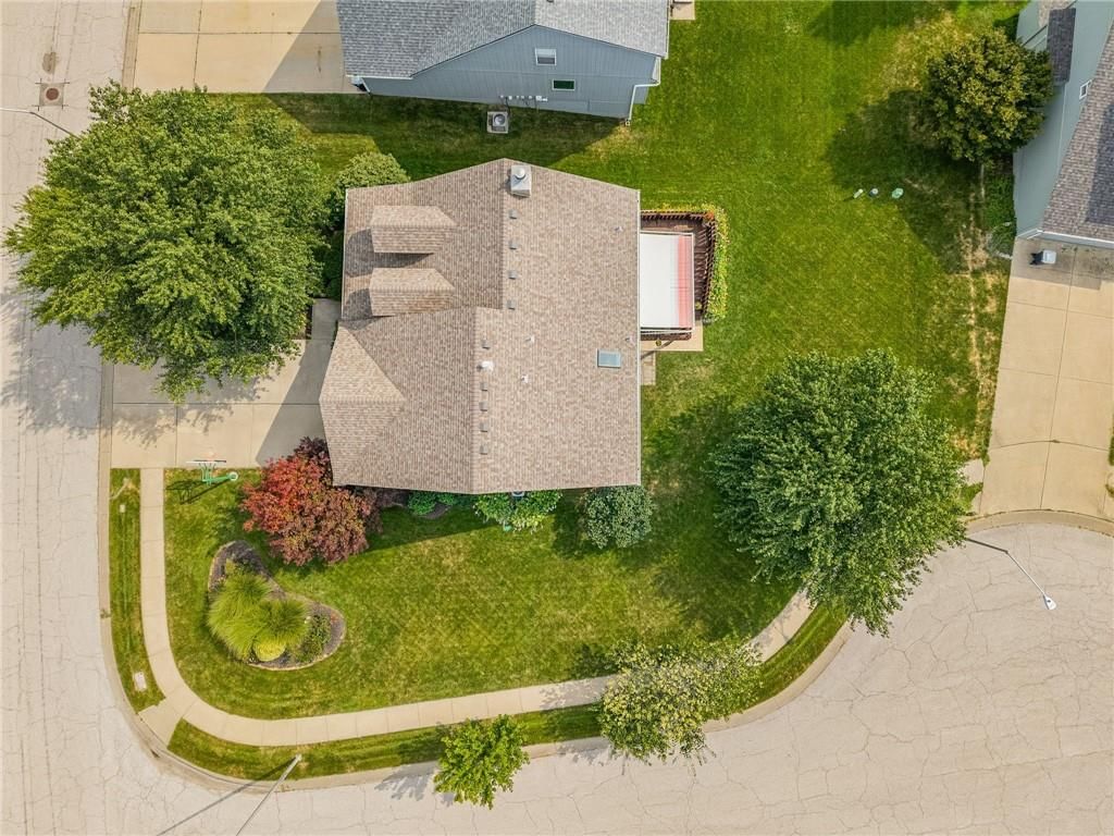 Photo 7 of 67 - 10912 N Wallace Avenue, Kansas City, MO 64157