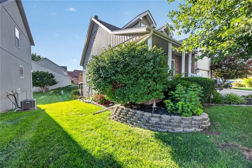 Photo 18 of 67 - 10912 N Wallace Avenue, Kansas City, MO 64157