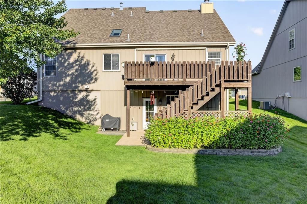 Photo 21 of 67 - 10912 N Wallace Avenue, Kansas City, MO 64157