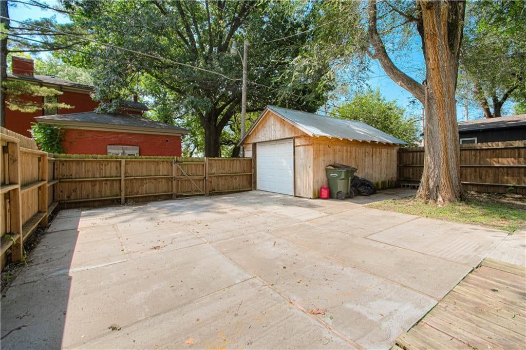 607 Miami Street — photo 35