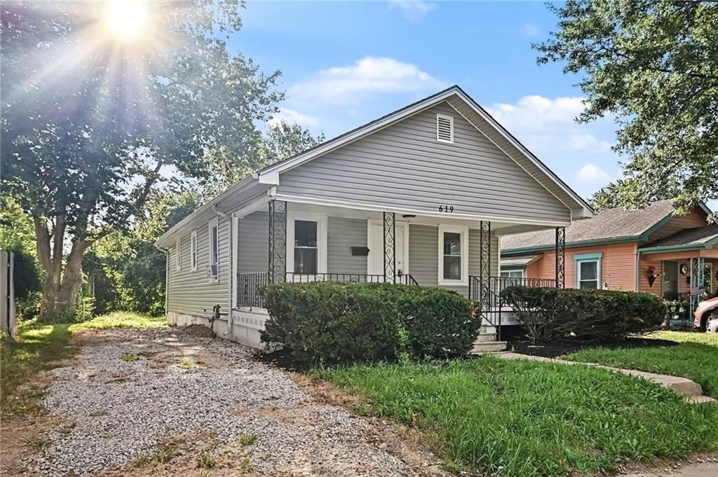 619 S Ash Avenue — photo 2