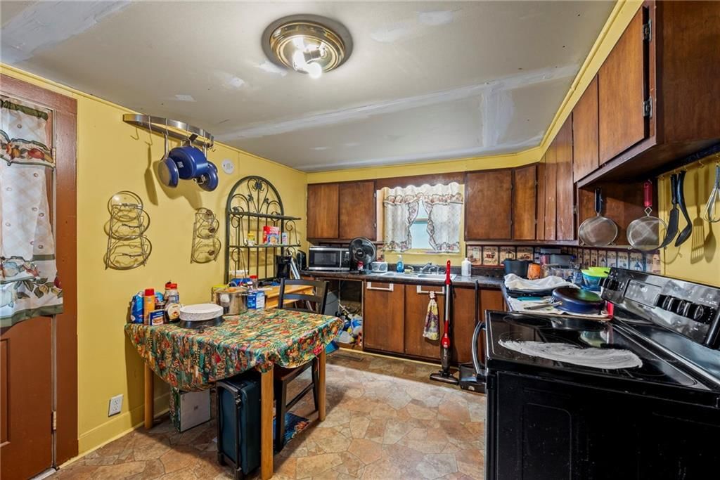 714 W 6th Street — photo 10