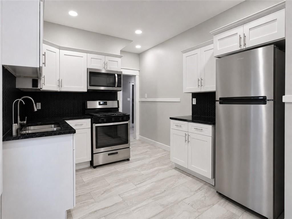 4110 Charlotte Street — photo 14