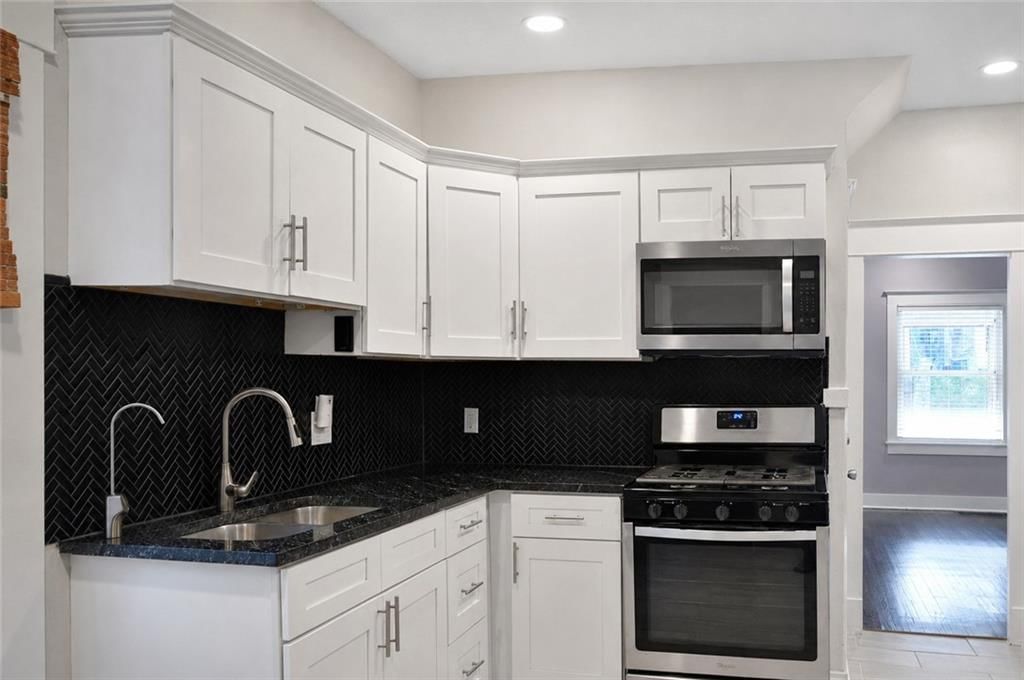 4110 Charlotte Street — photo 17