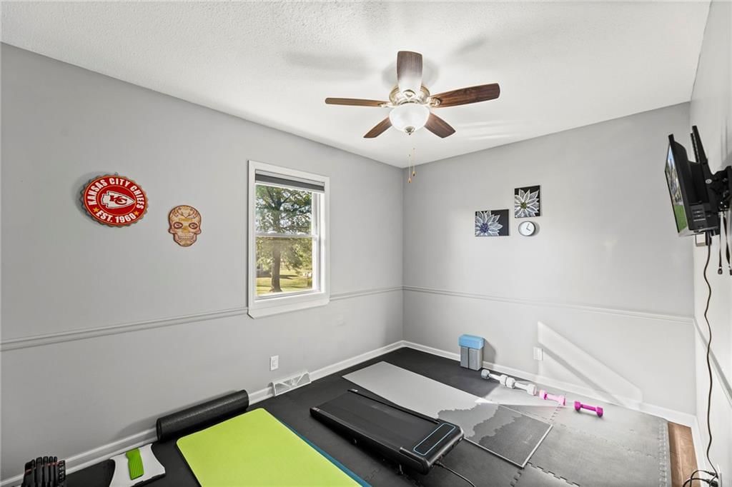 4933 N 123rd Street — photo 36