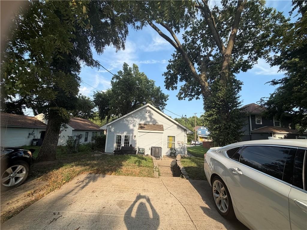 2928 Wayne Avenue — photo 16