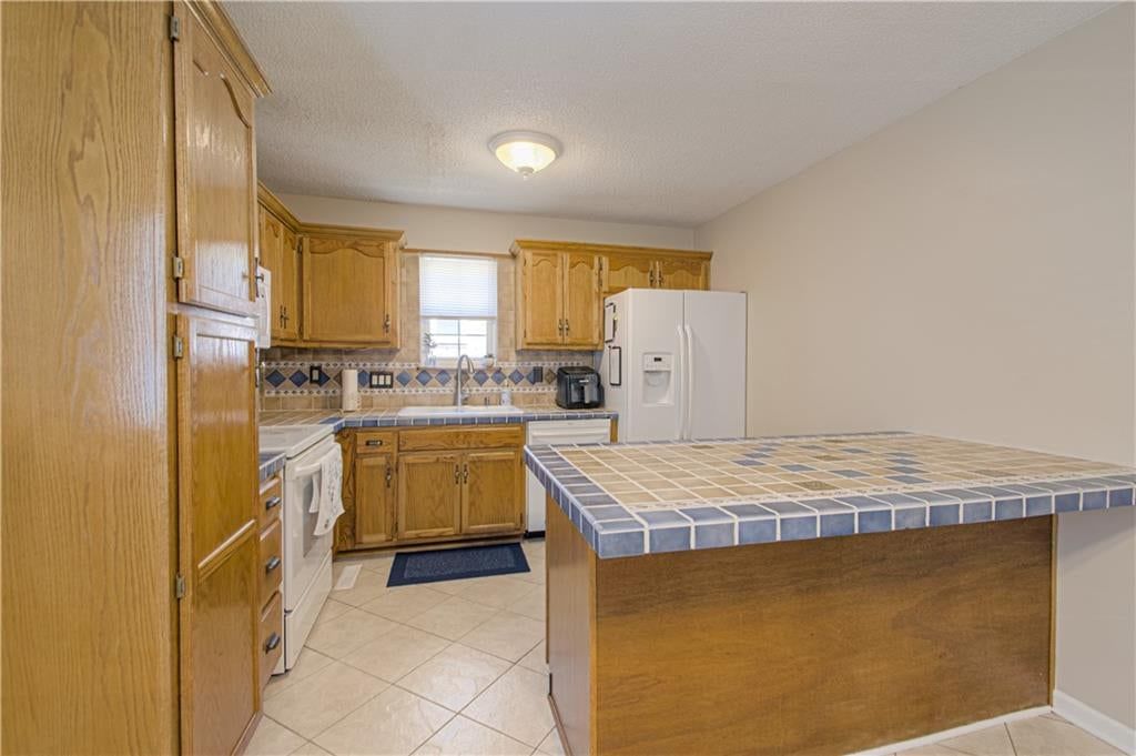 13822 S Acuff Street — photo 9