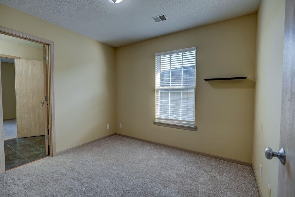 9739 N Lewis Avenue — photo 7